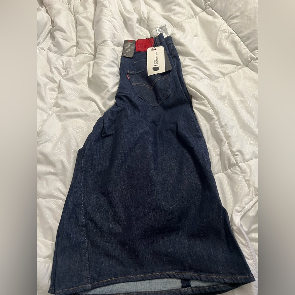 Nwt Levi’s extra wide jeans .